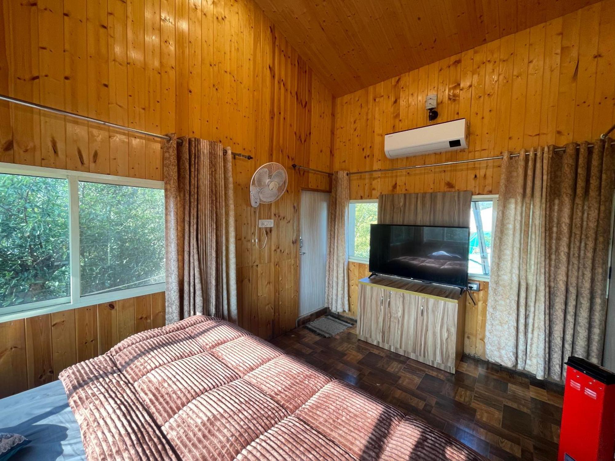 Saraiville Dehradun Extérieur photo